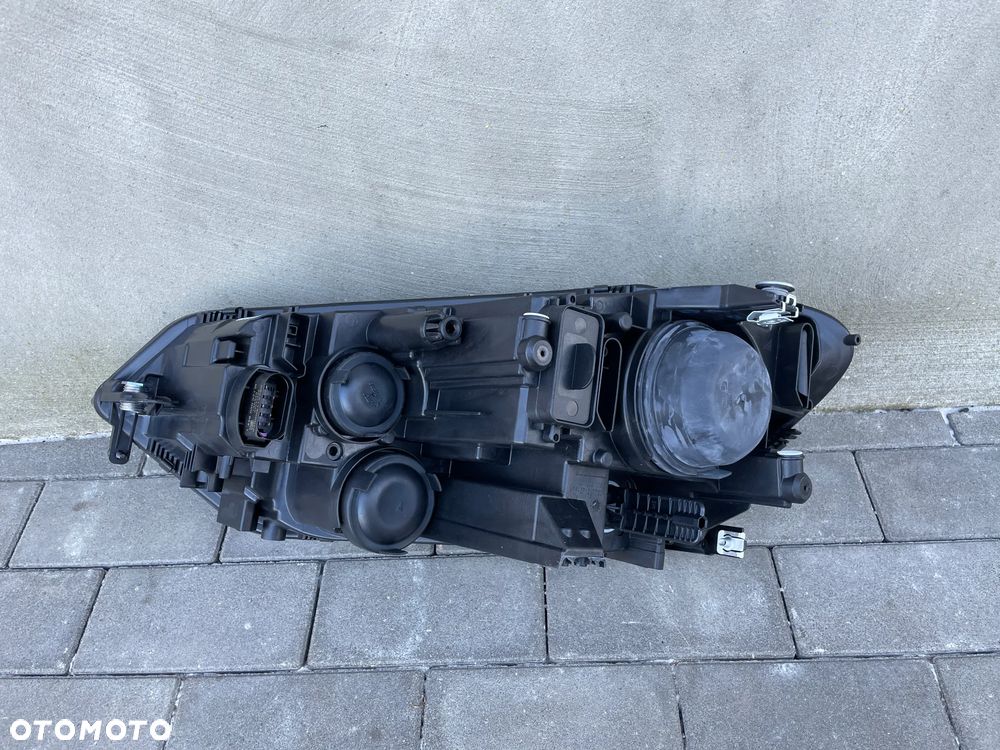 LAMPA PRZEDNIA PRAWA VW TOURAN III 5TA  2015-- NOWA AL - 2