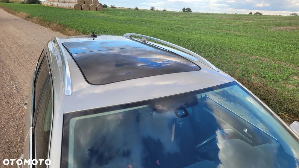 Volkswagen Golf 2.0 TDI DPF Highline - 5