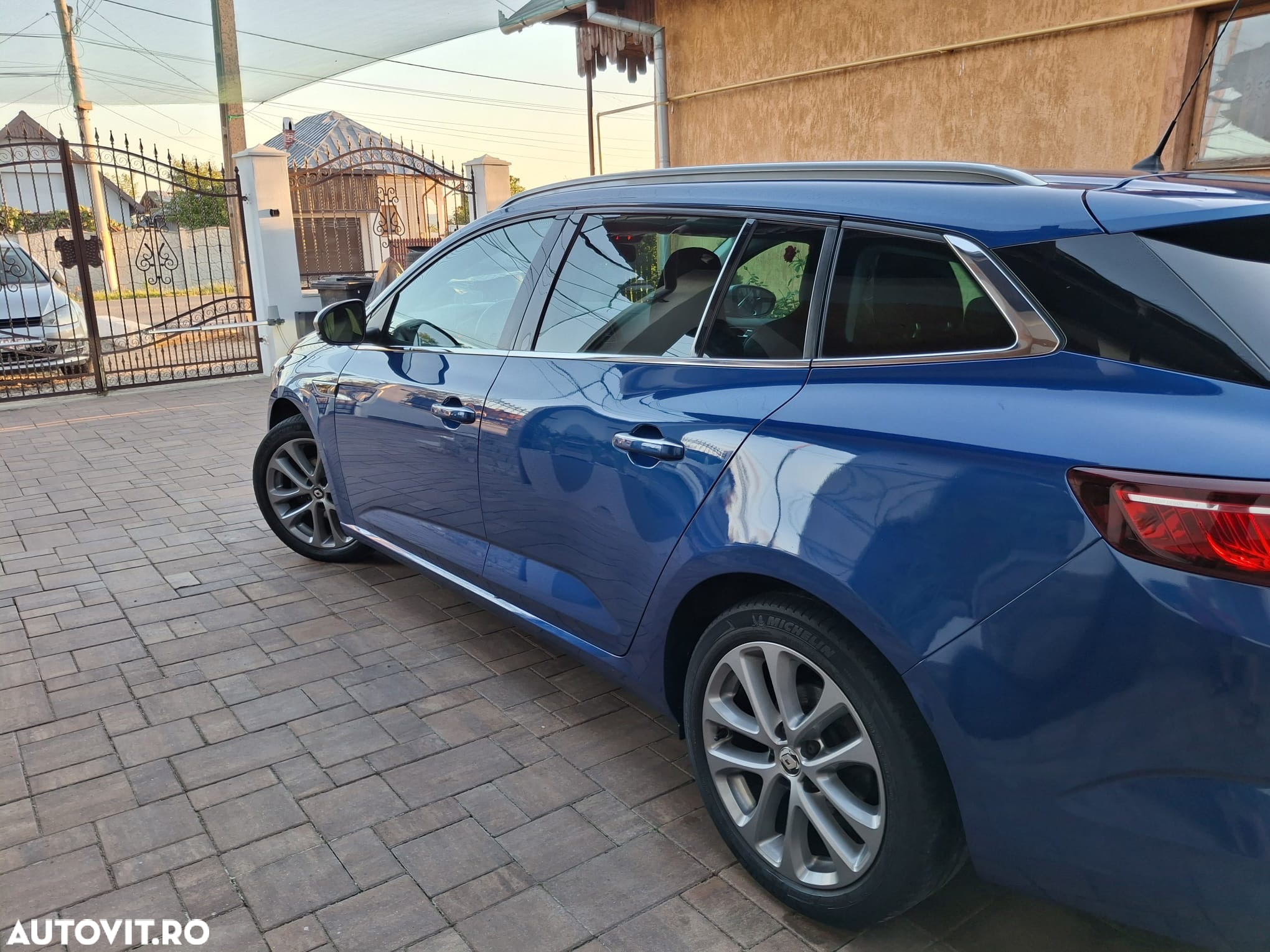 Renault Megane ENERGY TCe 130 GT LINE - 5