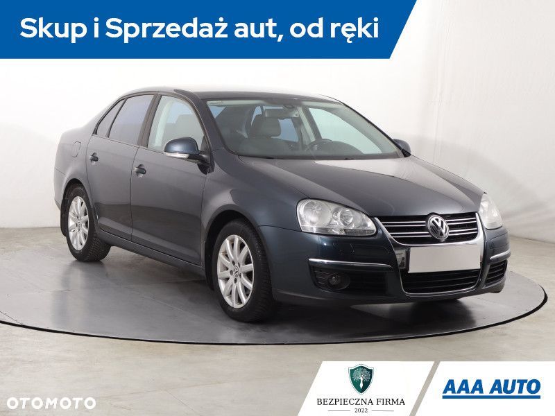 Volkswagen Jetta - 3