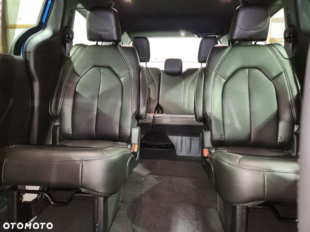 Chrysler Pacifica - 7