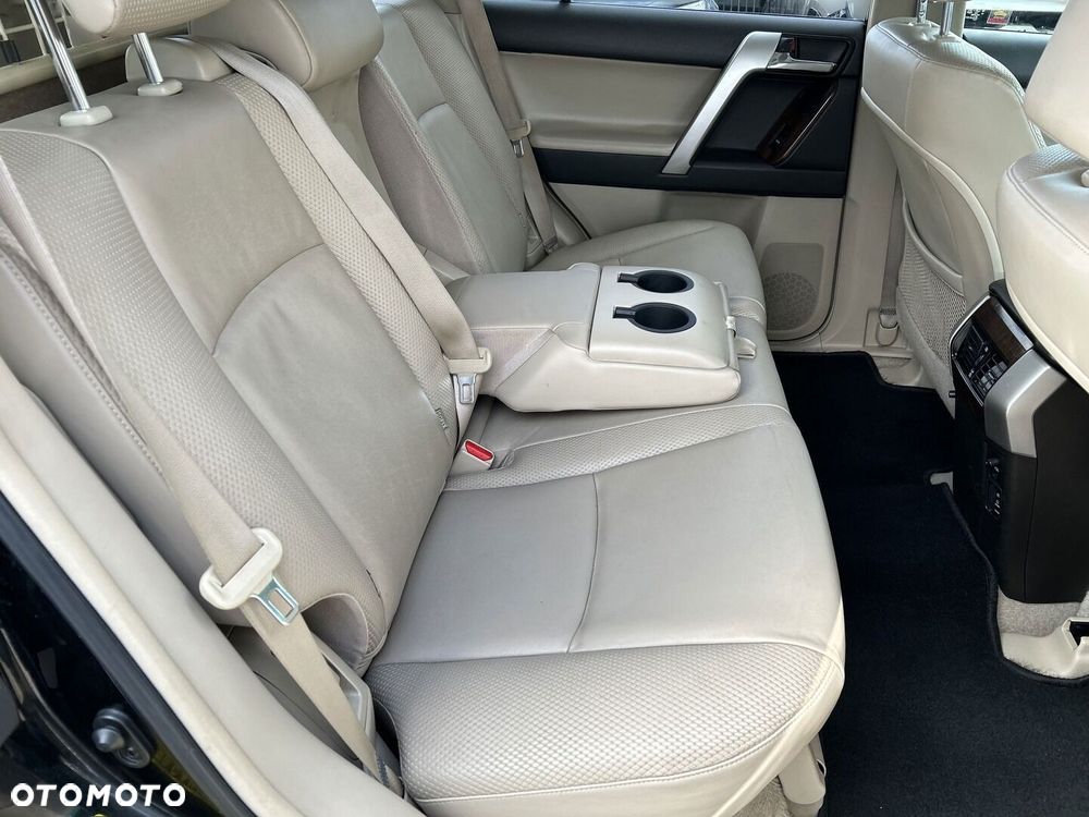 Toyota Land Cruiser 2010