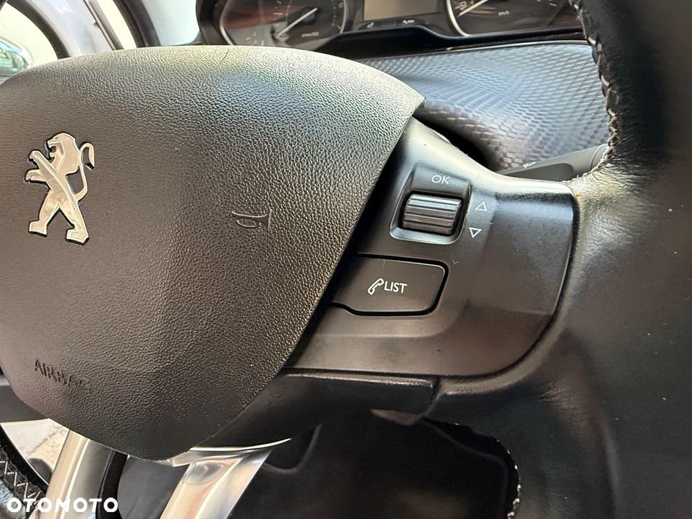 Peugeot 208 PureTech 110 Stop & Start EAT6 Allure - 22