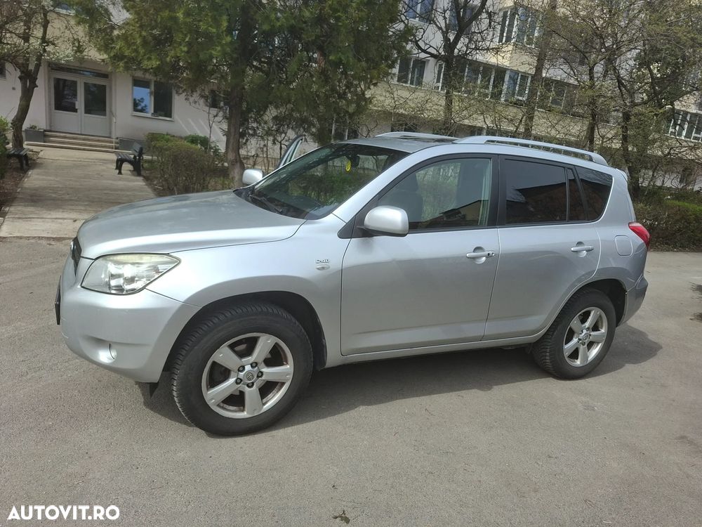 Toyota RAV4 2.2 D-4D Luxury City - 9