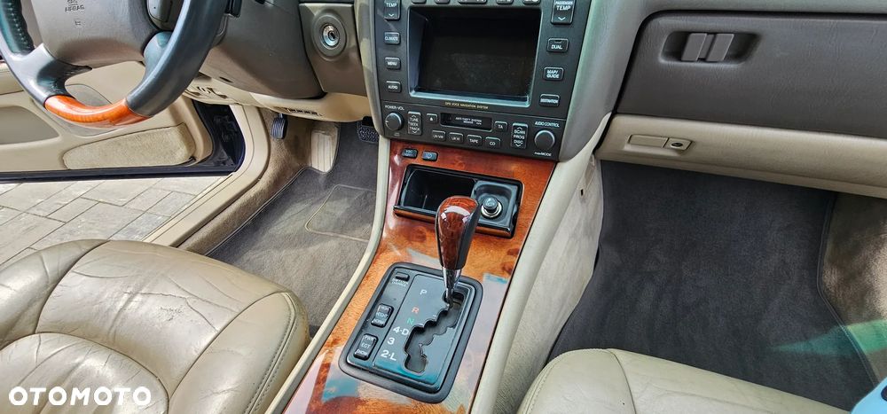 Lexus LS - 27