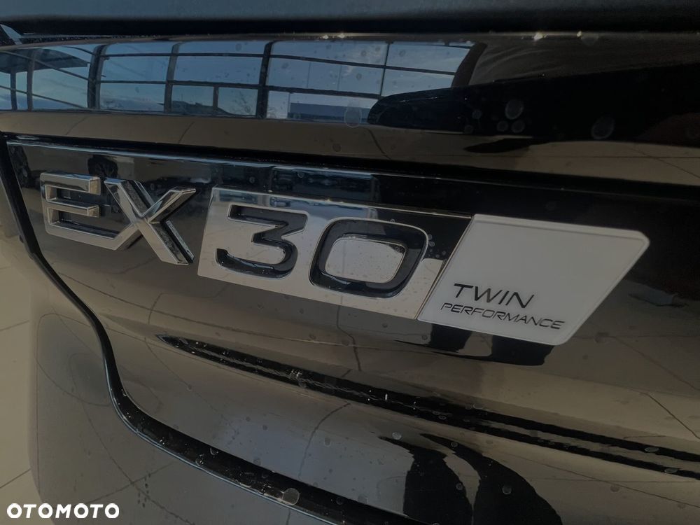 Volvo EX30 Twin Motor Performance AWD Cross Country Ultra - 2