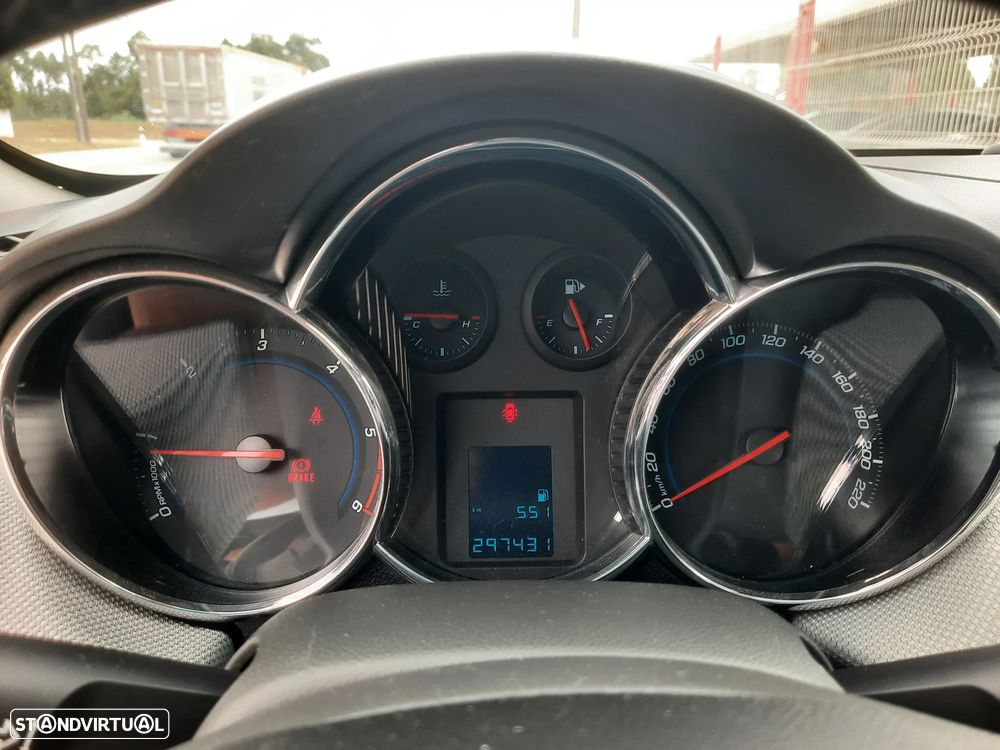 Chevrolet Cruze 2.0 VCDi LT - 25
