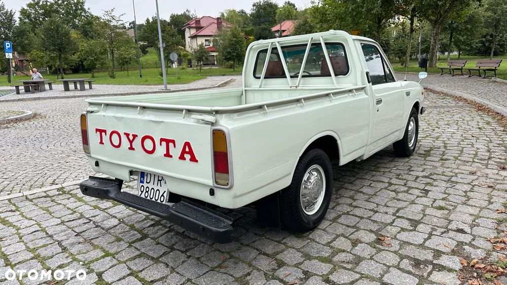 Toyota Hilux - 5