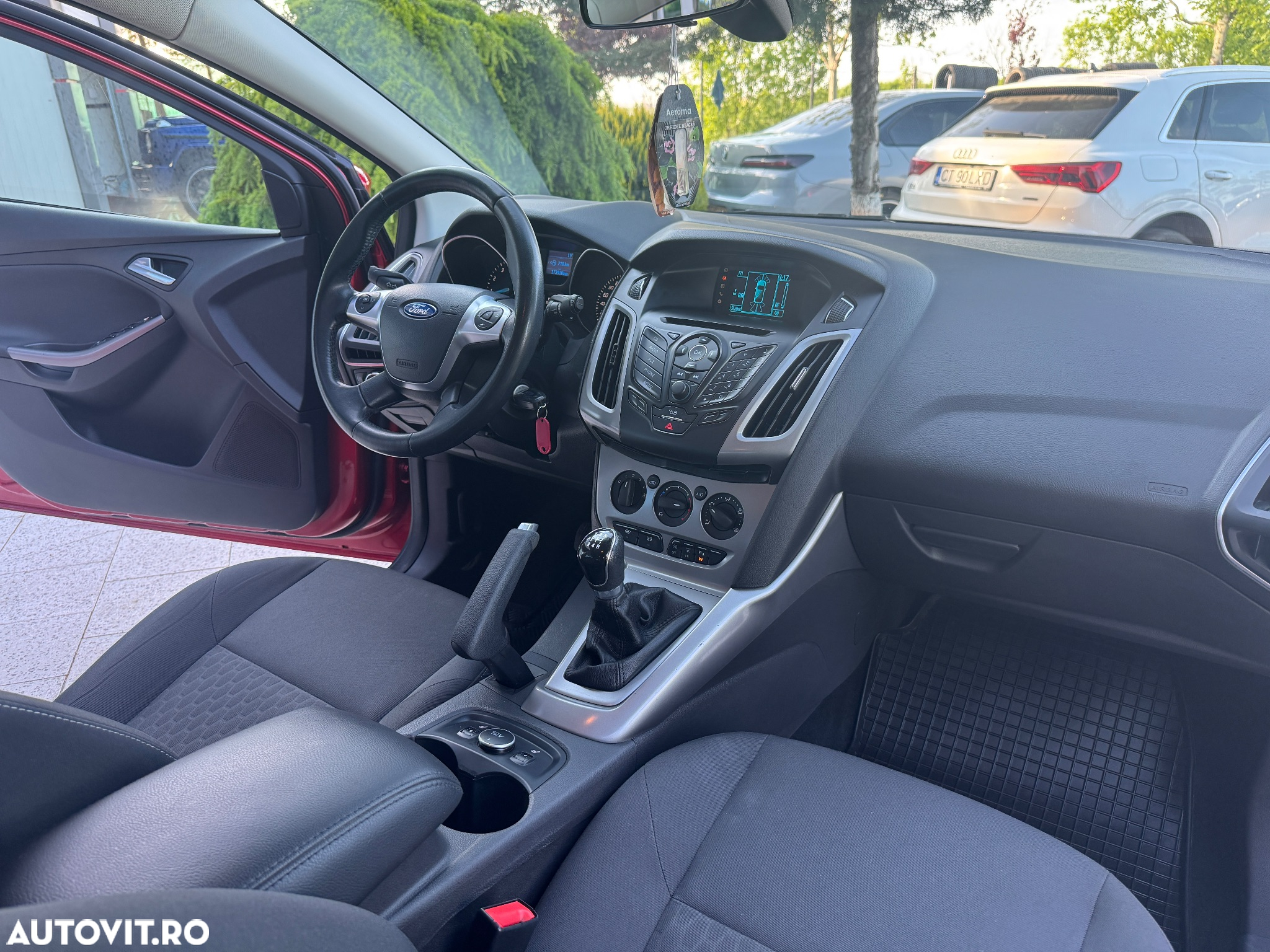 Ford Focus 1.0 EcoBoost Connected - 26