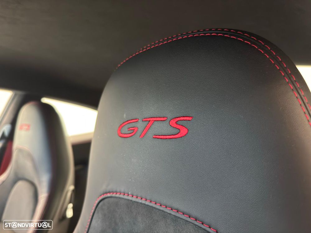 Porsche 911 (991) Carrera 4 GTS PDK - 28