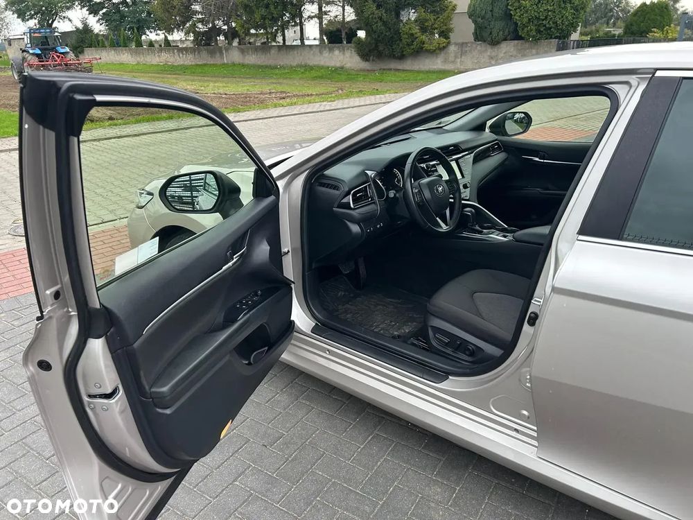 Toyota Camry 2.5 Hybrid Comfort CVT - 14