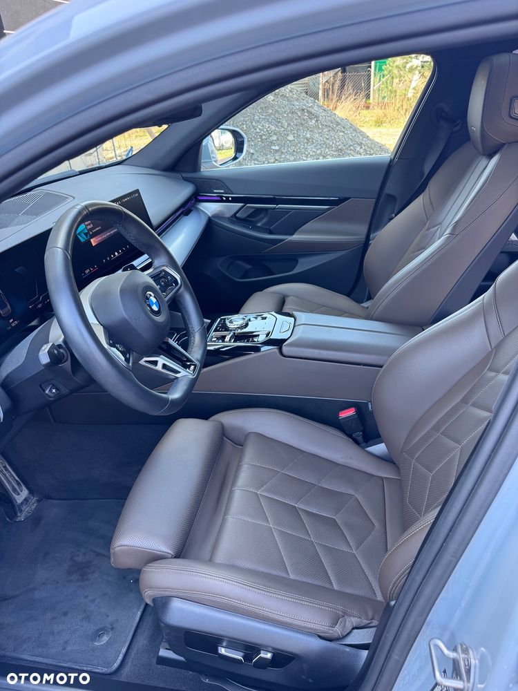 BMW Seria 5 520d xDrive mHEV - 10