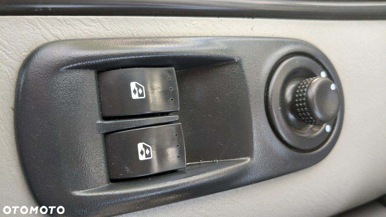 Opel Vivaro - 26