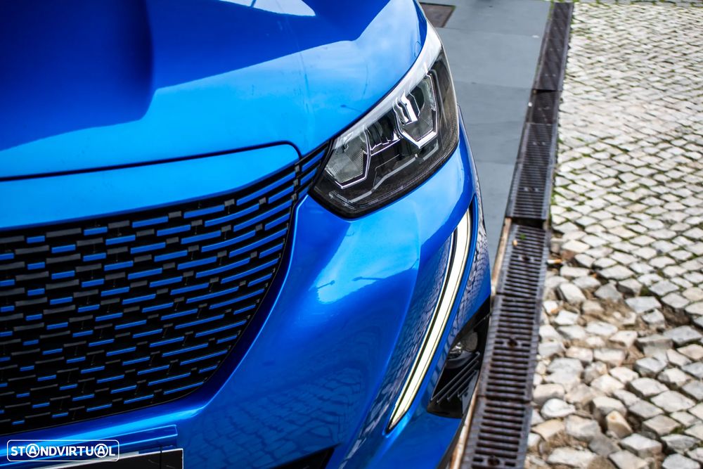 Peugeot e-2008 Allure - 8