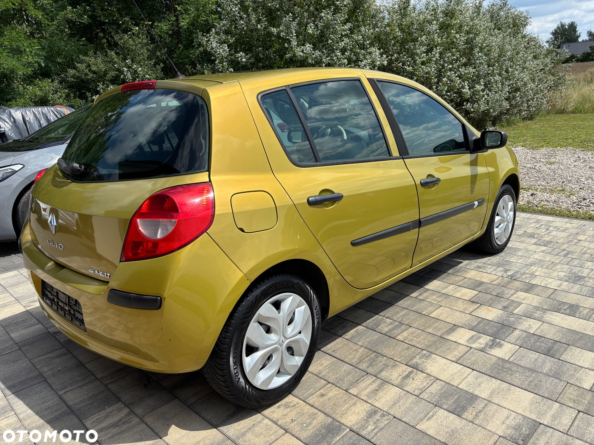 Renault Clio 1.6 16V Privilege - 3