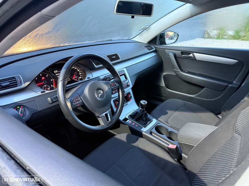 VW Passat Variant 2.0 TDi Highline Navig - 9