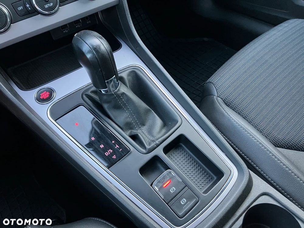 Seat Leon 2.0 TDI Xcellence S&S DSG - 19