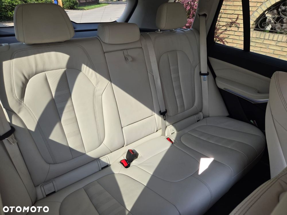 BMW X5 xDrive30d mHEV - 34