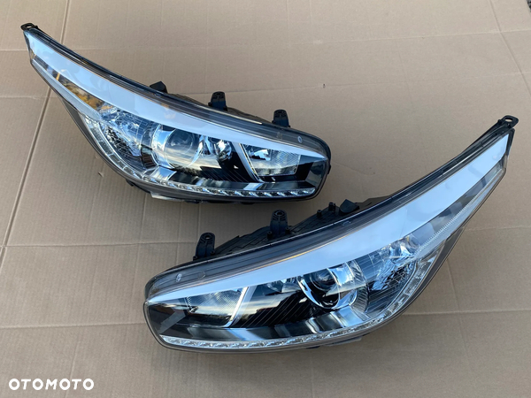 Kia Ceed II 2012- Lampa lewa przód soczewka zwykła Led europa