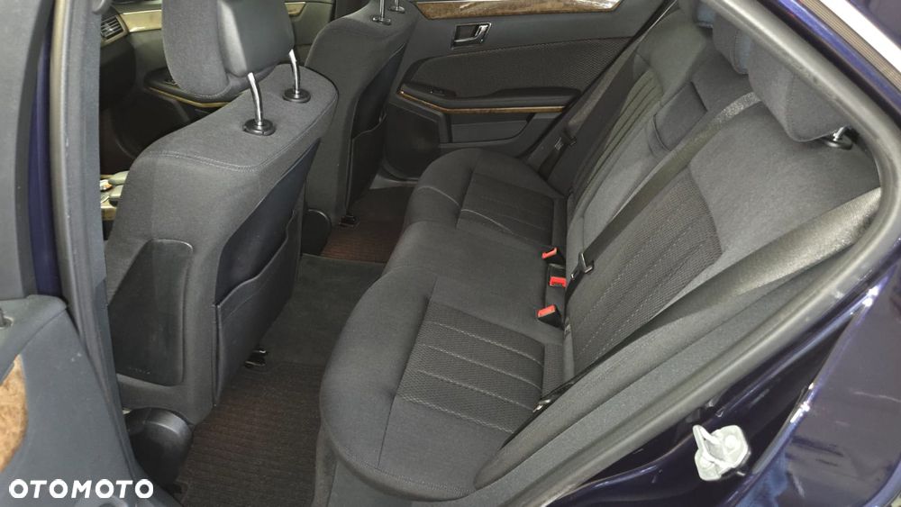 Mercedes-Benz Klasa E 300 CDI BlueEff Elegance - 12