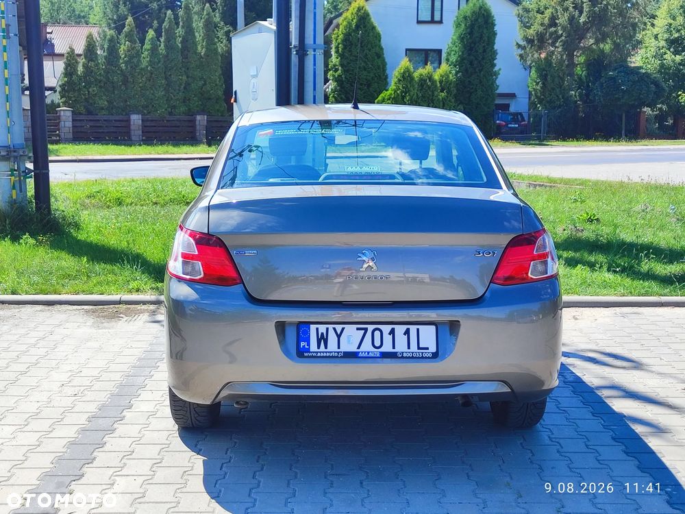 Peugeot 301 1.2 Pure Tech Access - 11