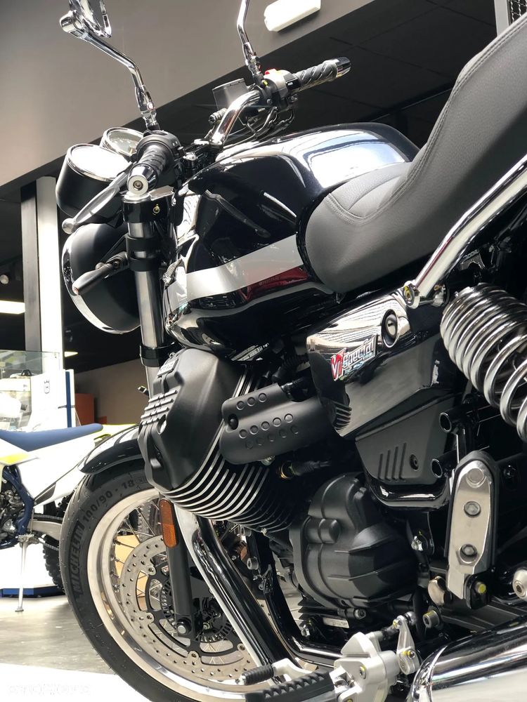 Moto Guzzi V7 - 10