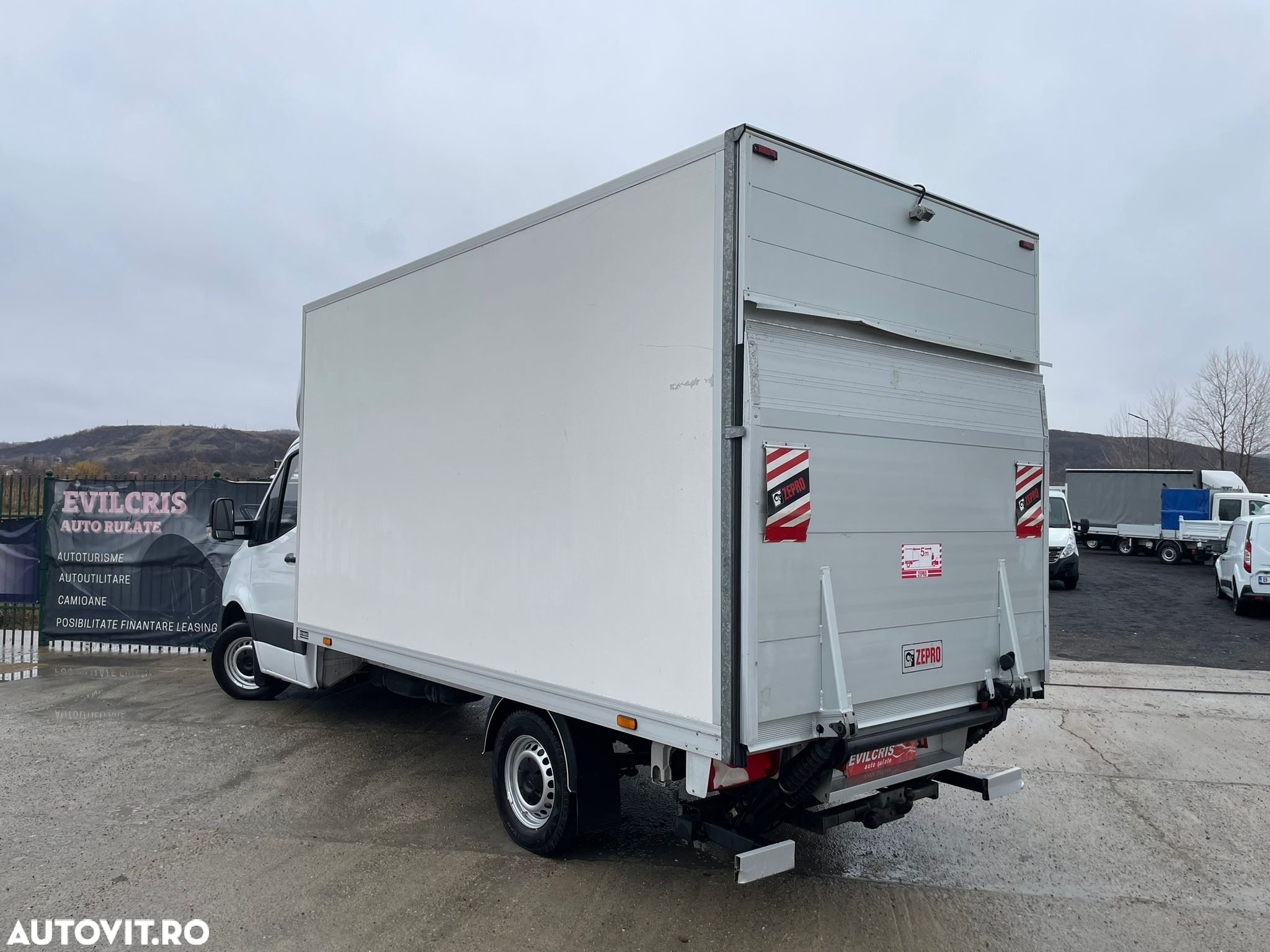 Mercedes-Benz Sprinter 319 CDI 3.0 D AUTOMAT LIFT 8 EUROPALETI - 2