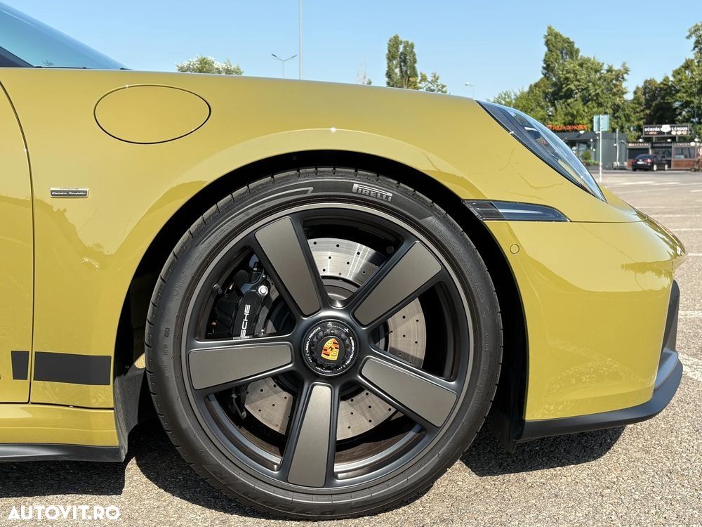 Porsche 911 GTS PDK - 18