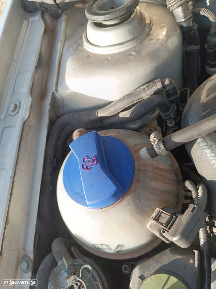 VW Bora 1.9 TDi Highline - 11