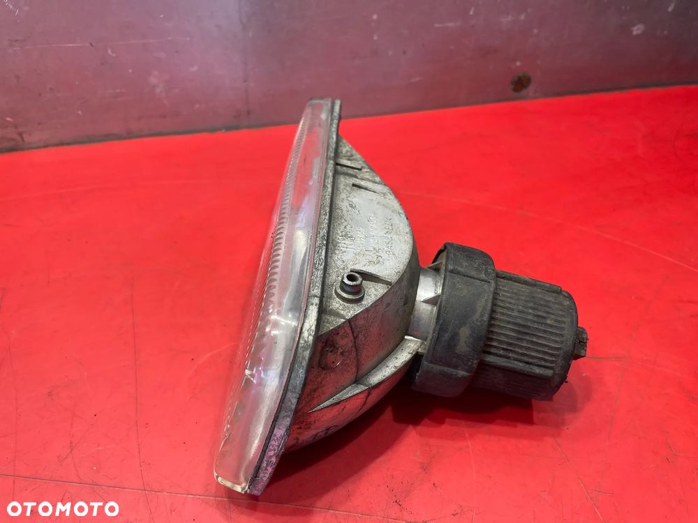 HALOGEN PRZEDNI PRAWY PRZECIWMGIELNY BMW E36 - 5