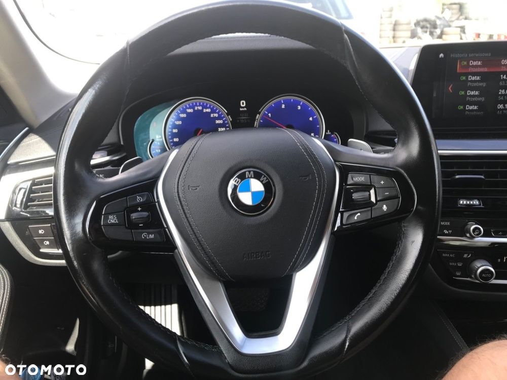 BMW Seria 5 520d xDrive Luxury Line sport - 22