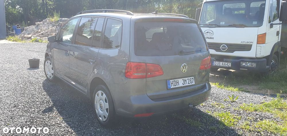 Volkswagen Touran - 4