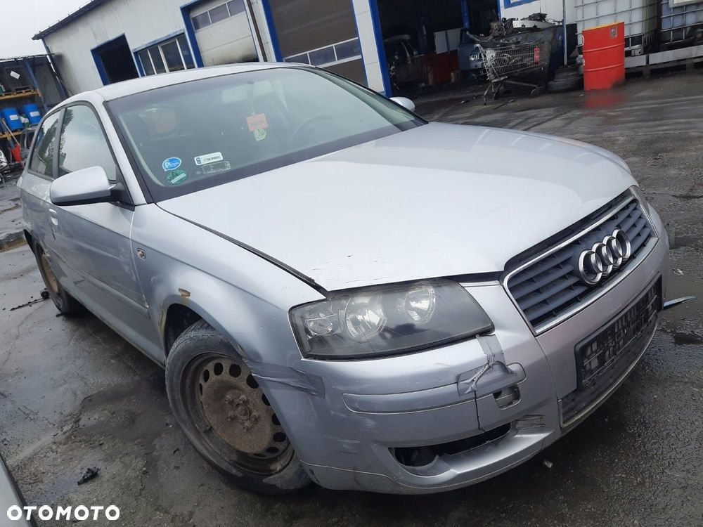Audi A3 8P 1,9 TDI 105KM 77KW 2003-2012 R 3 DRZWI LAK Y7W CZĘŚCI - 3