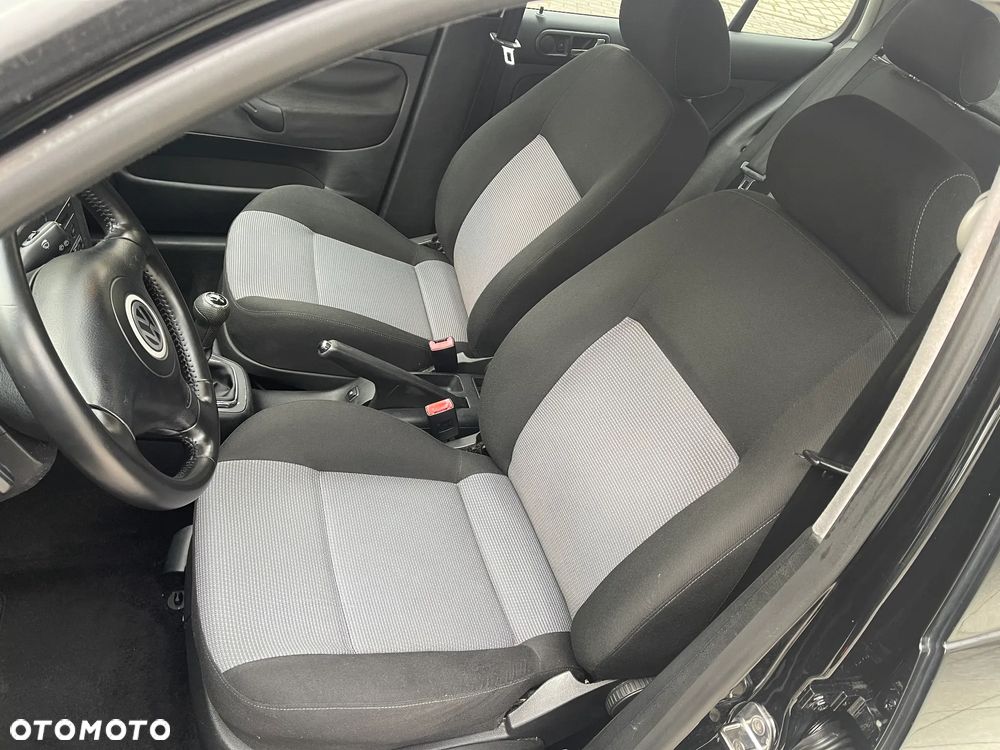 Volkswagen Golf IV 1.4 16V Comfortline - 16