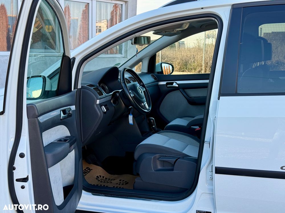 Volkswagen Touran 2.0 TDI DPF DSG Cross - 6