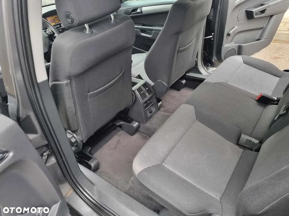 Opel Zafira - 16