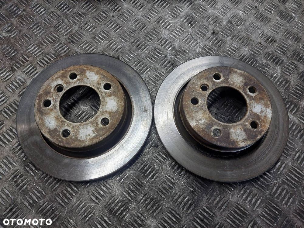TARCZE HAMULCOWE TYŁ + KLOCKI + ZACISKI BMW E46 ID: 239009 - 2