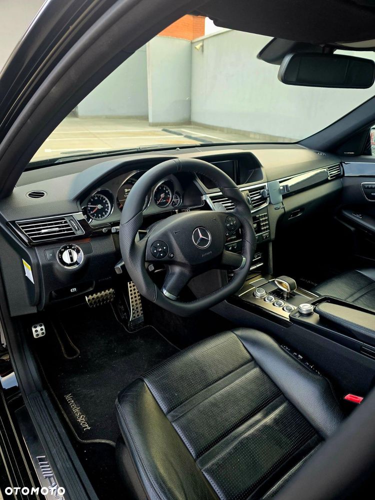 Mercedes-Benz Klasa E 63 AMG AMG Speedshift 7G-MCT - 23