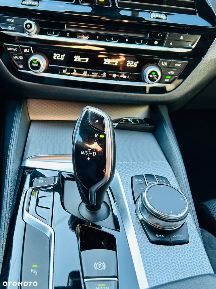 BMW Seria 5 520d xDrive M Sport sport - 15