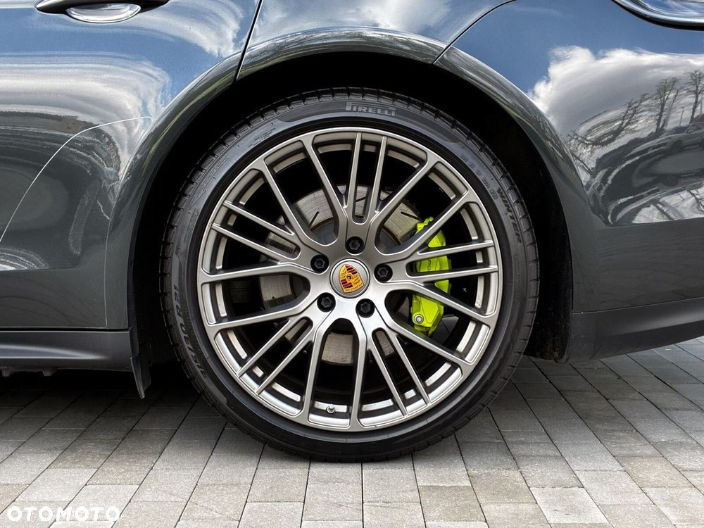 Porsche Panamera - 31