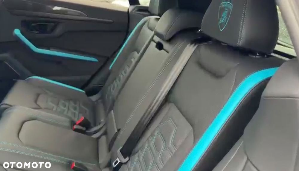Lamborghini Urus - 17