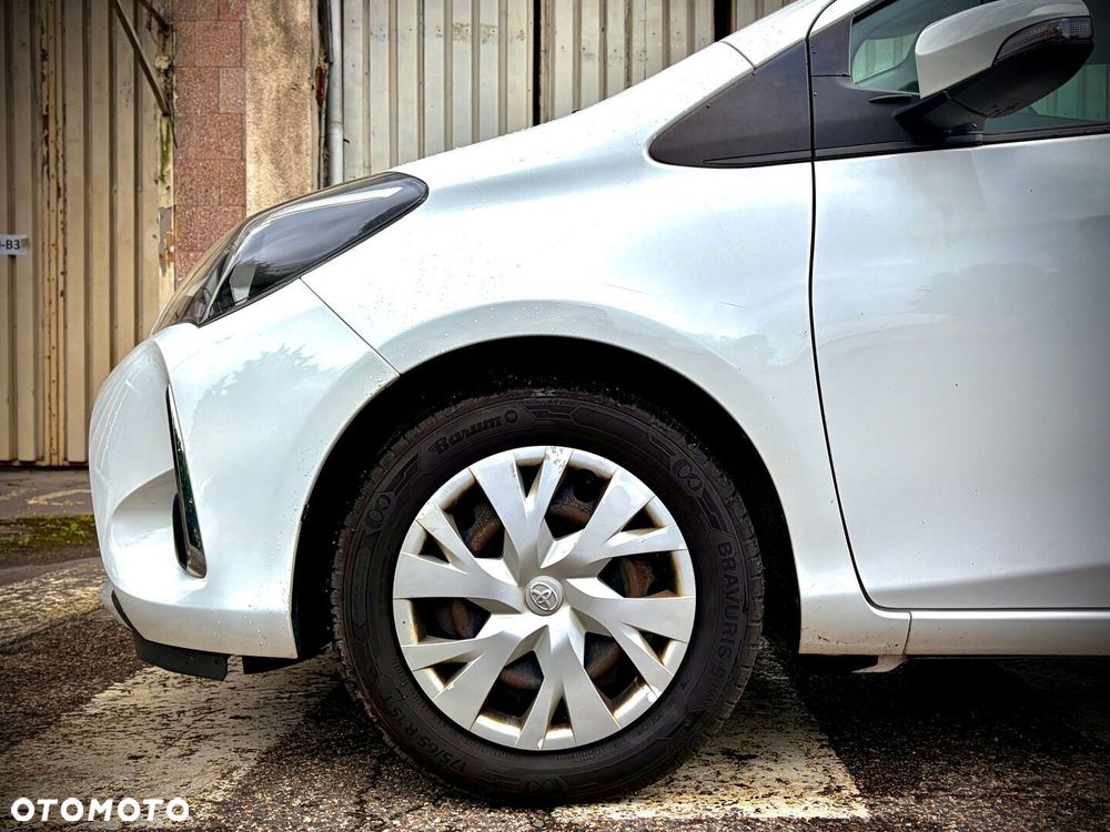Toyota Yaris - 12
