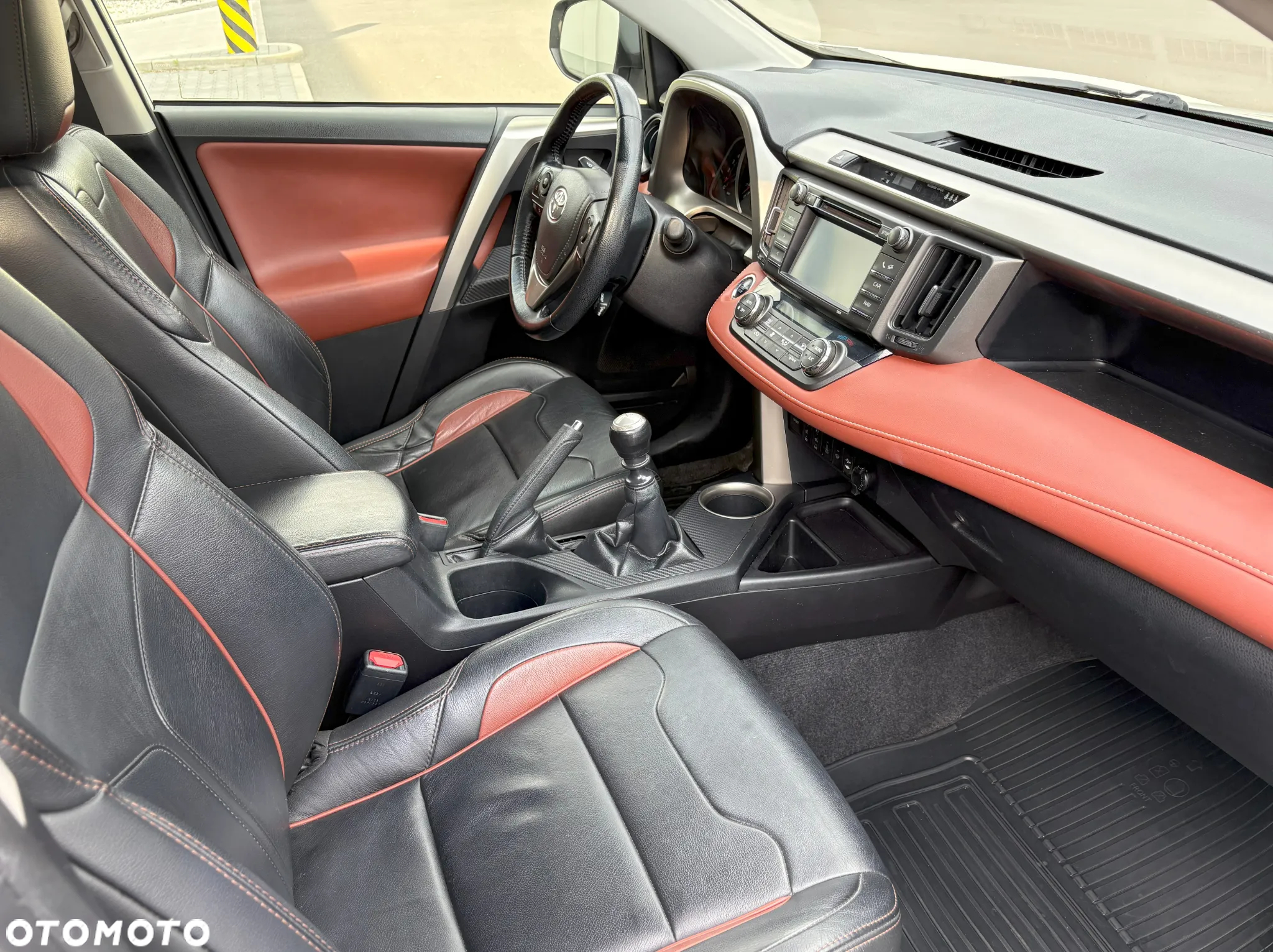 Toyota RAV4 2.0 D-4D Premium - 8