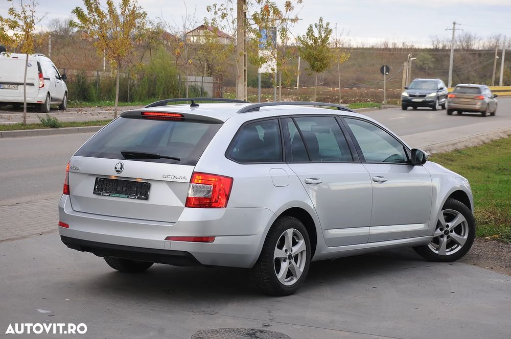 Skoda Octavia Combi 2.0 TDI Tour - 3