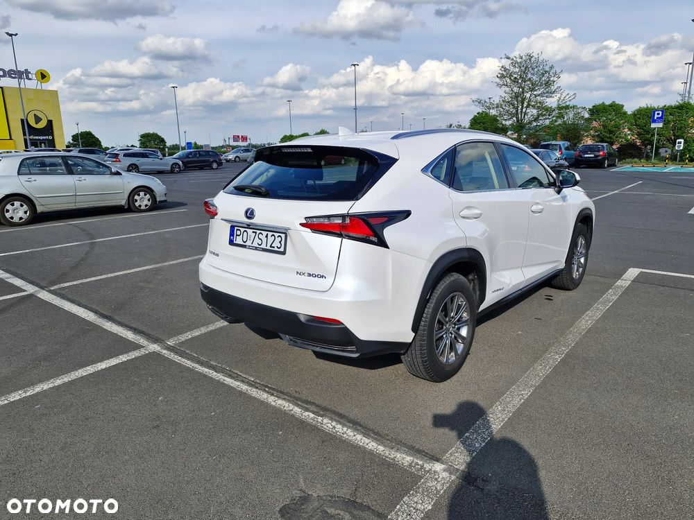 Lexus NX 300h Elite AWD - 7