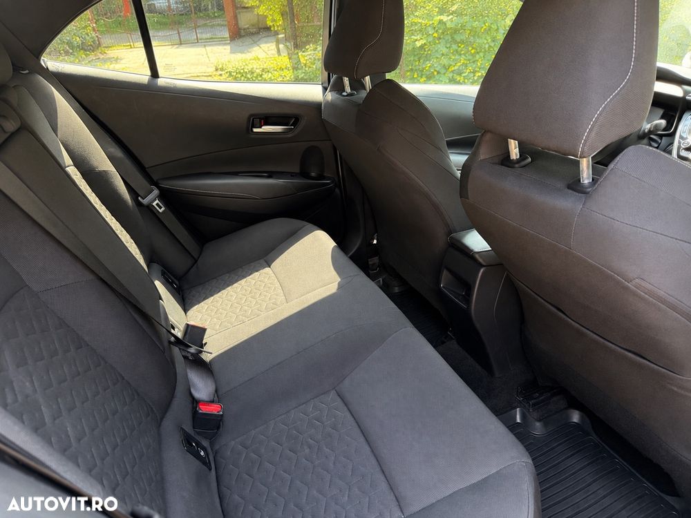 Toyota Corolla 1.8 Business Edition - 11