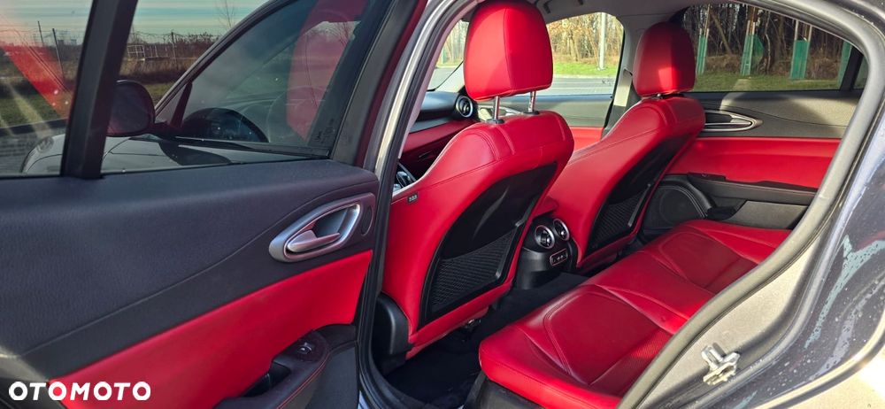 Alfa Romeo Giulia 2.0 Turbo Veloce Q4 - 6