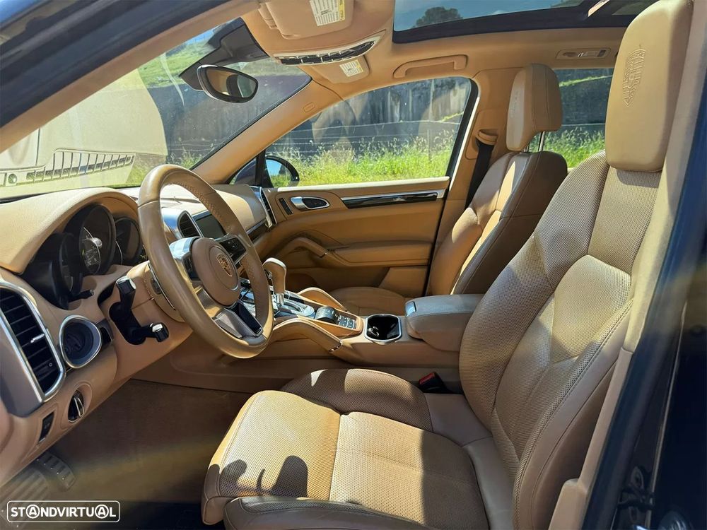 Porsche Cayenne S - 7