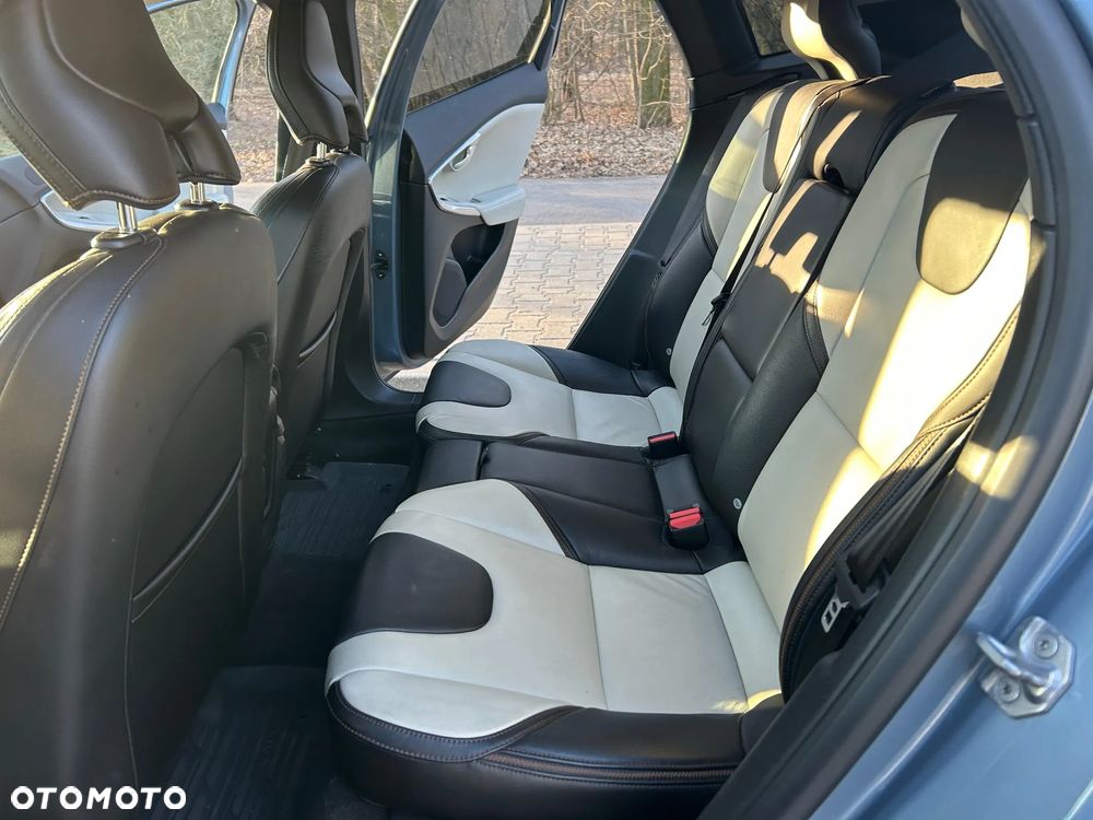 Volvo V40 T3 Drive-E Summum - 13