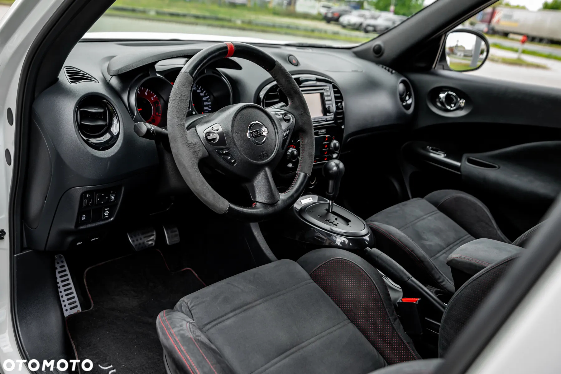 Nissan Juke 1.6 T Nismo 4x4 - 16